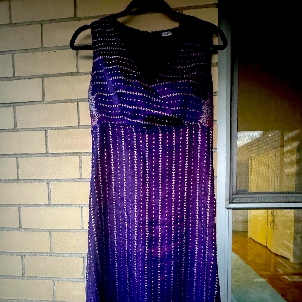 100% real silk beautiful purple dress made in India size 6